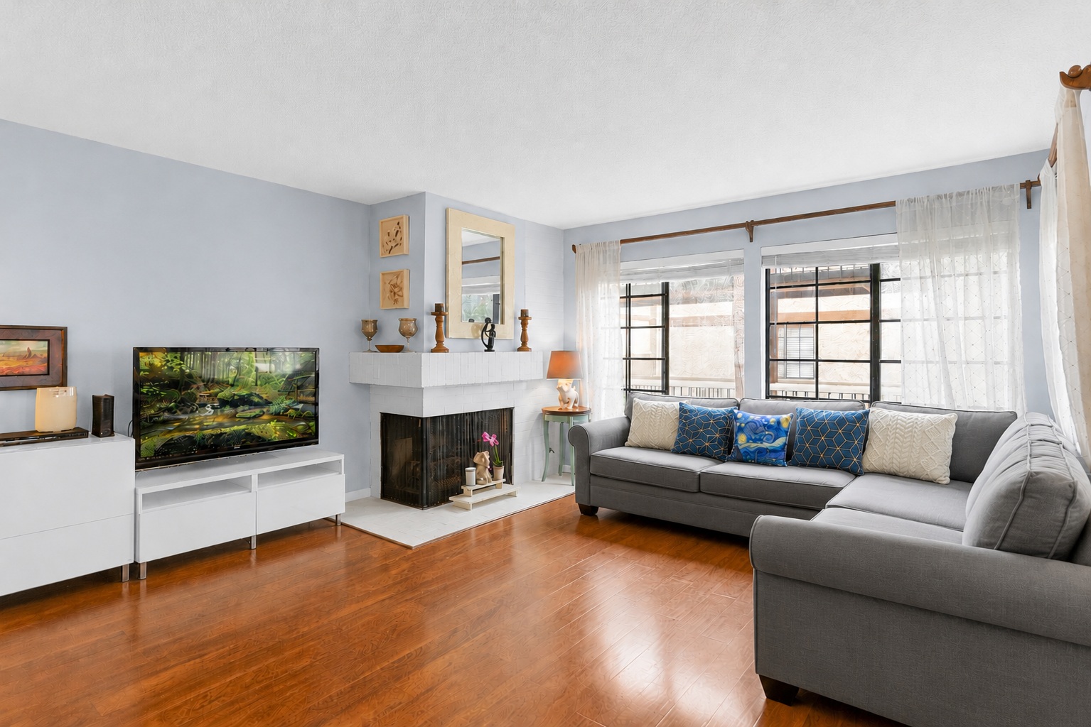 Spacious living room with fireplace